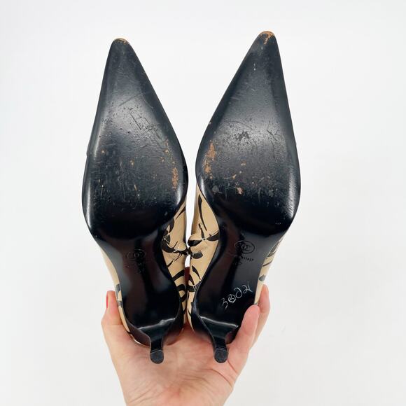 Chanel EU 37 Beige Black Allover CC Logo Pointed Cap Toe Ankle Boots F/W 2000 - Picture 11 of 14